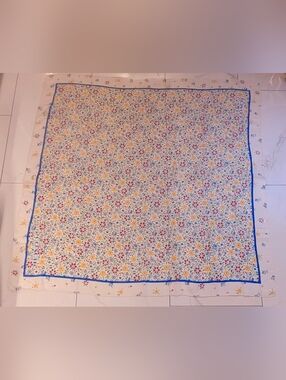 Coach Wildflower Meadow Square Silk Scarf Floral/Chalk White, 89cm x 89cm EUC